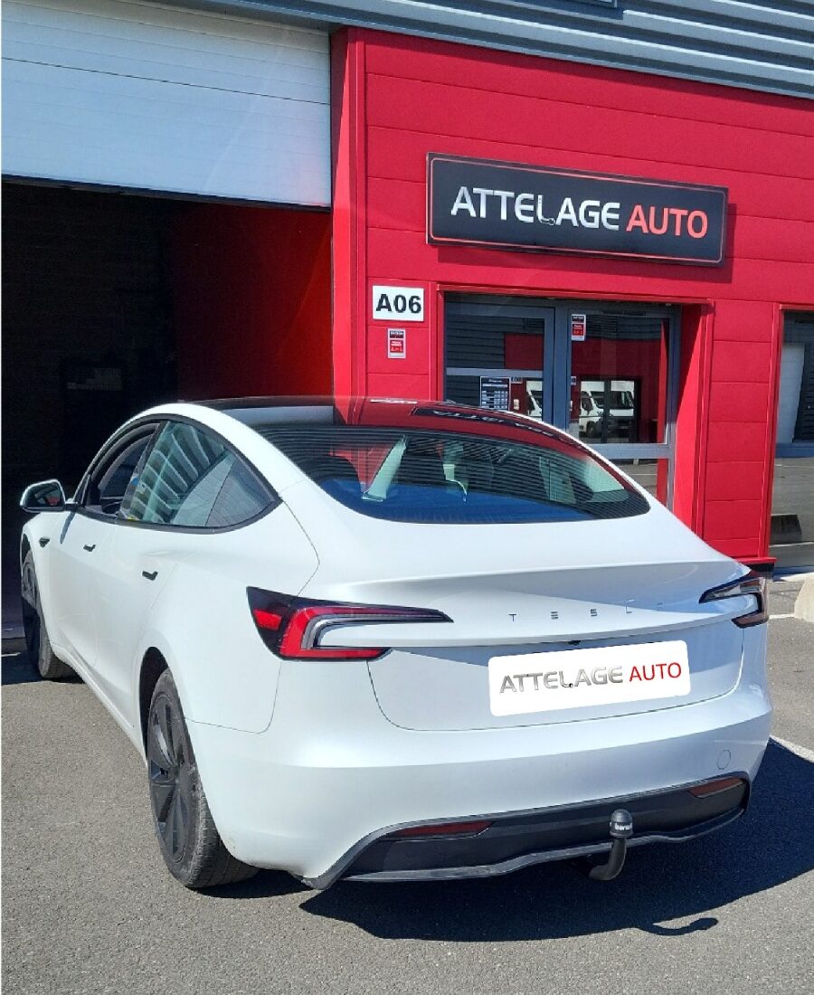 attelage auto tesla